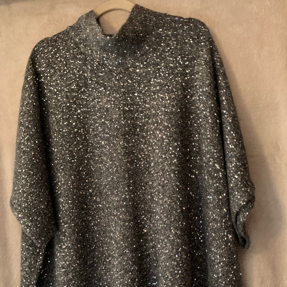 Oversized sequins sweater.